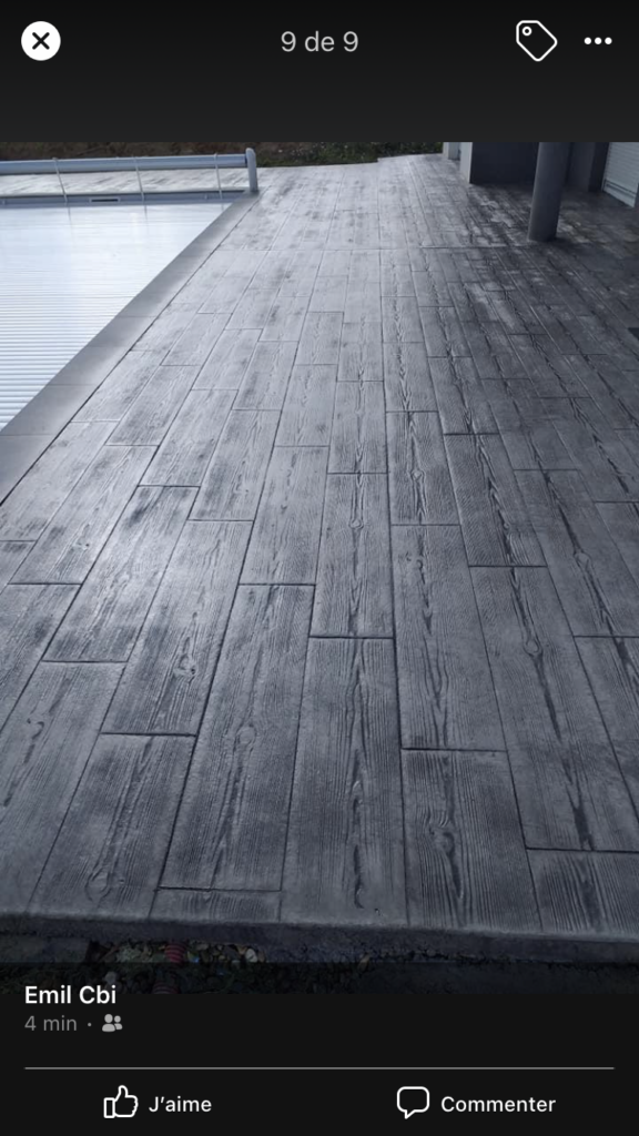 construction-beton-imprime - tour de piscine en béton imprimé