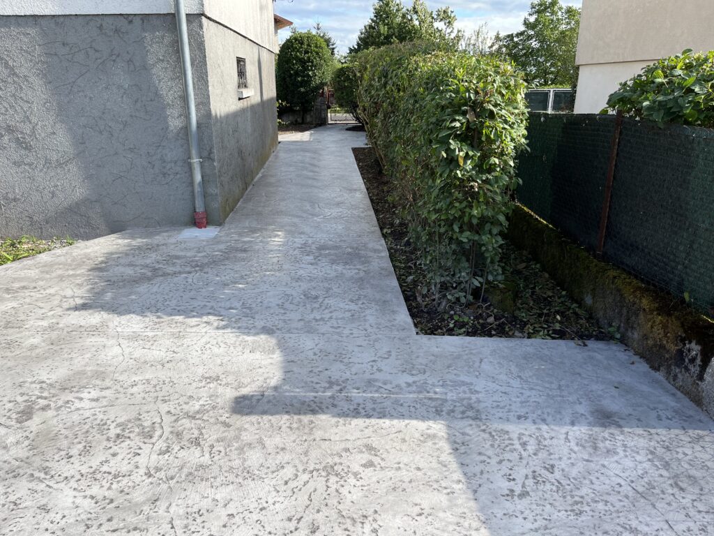 construction-beton-imprime - allée de maison en béton imprimé