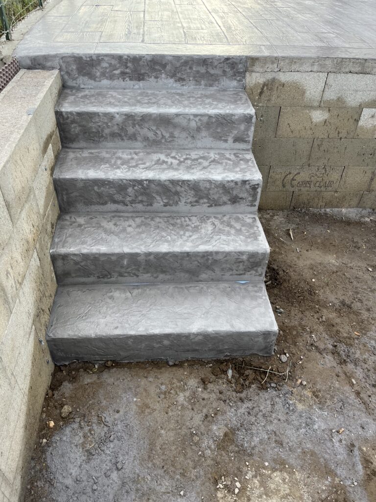 construction-beton-imprime - escalier en béton imprimé