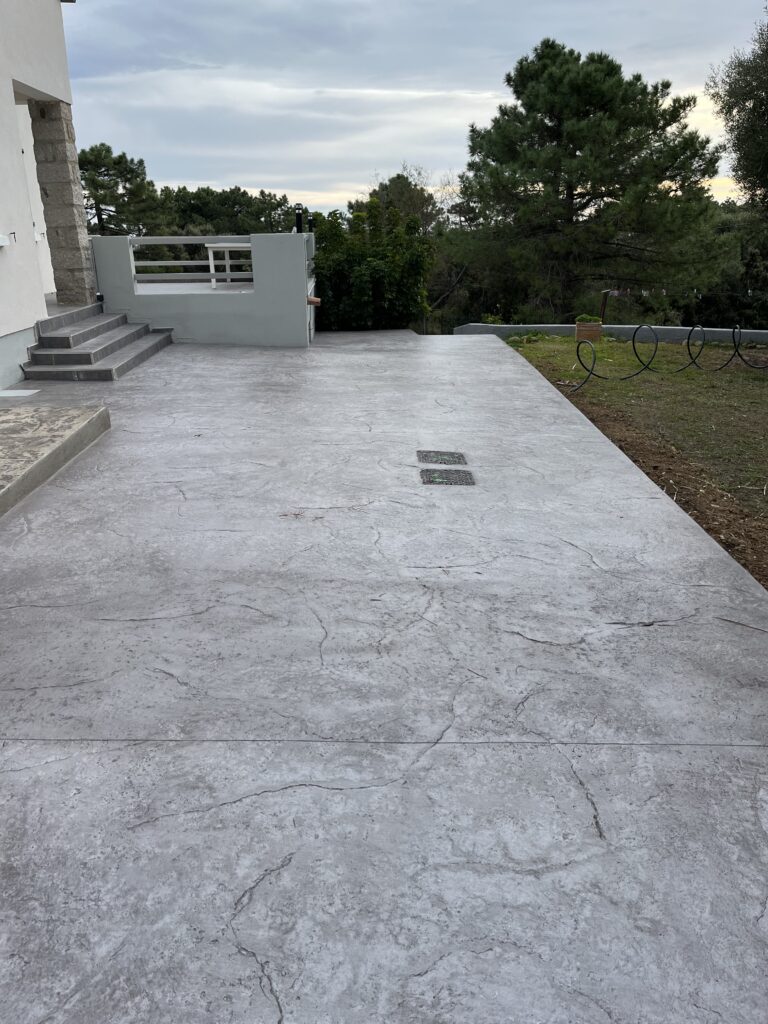 construction-beton-imprime - allée de maison en béton imprimé